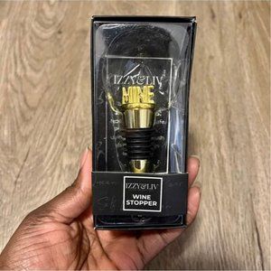 Izzy & Liv “Mine” Graphic Decorative Wine Stopper